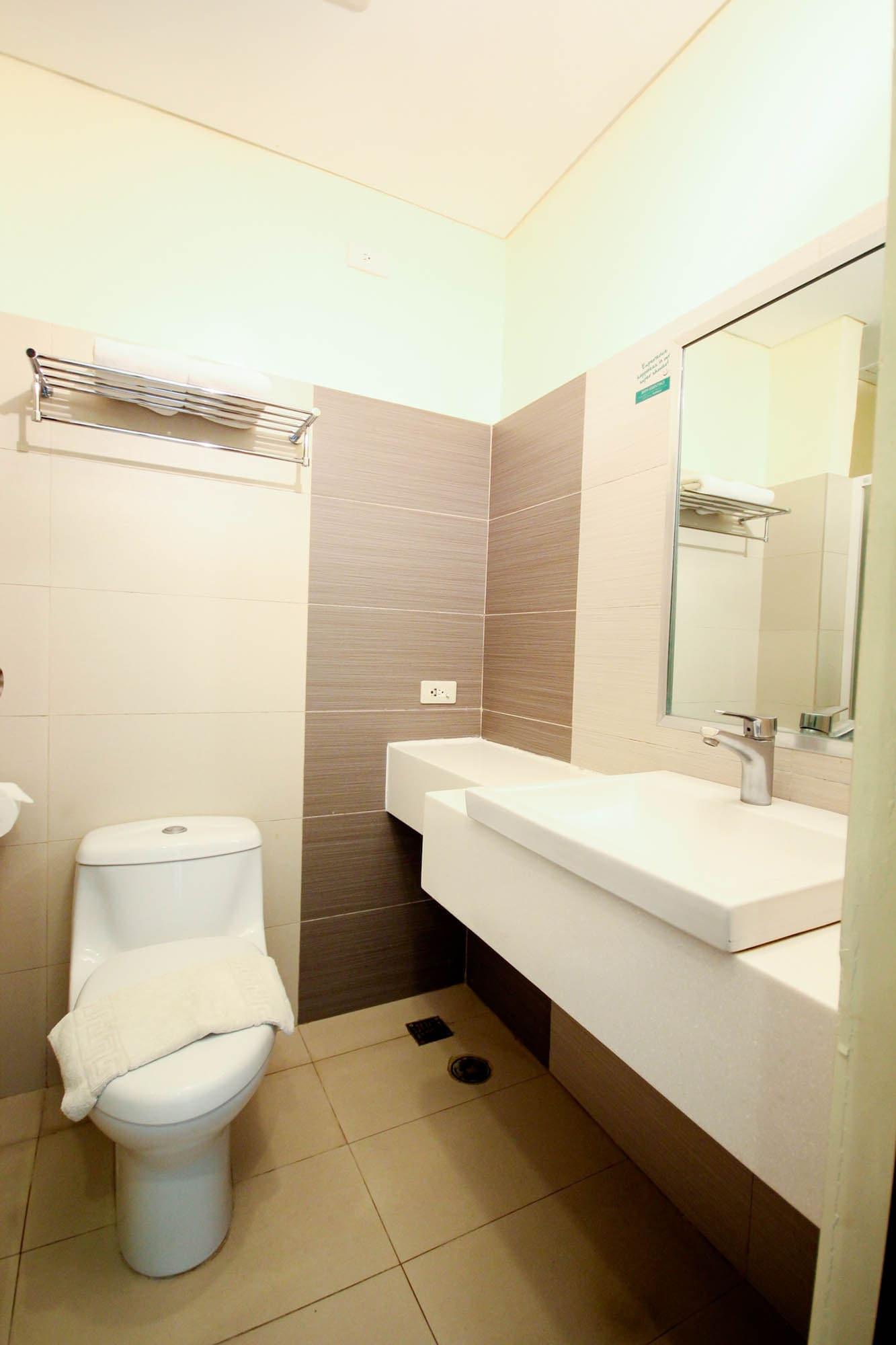 Go Hotels Lanang - Davao Екстер'єр фото