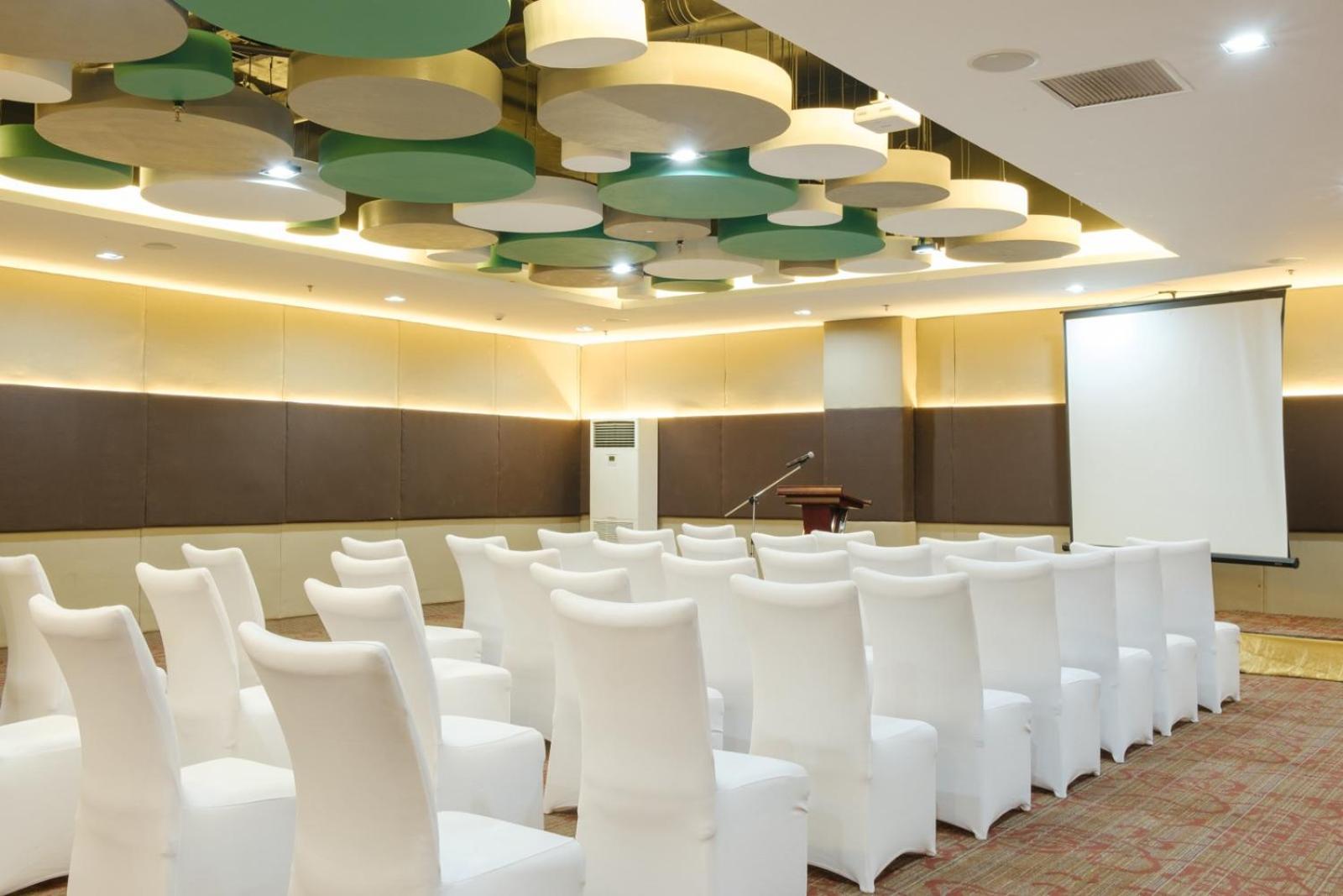 Go Hotels Lanang - Davao Екстер'єр фото