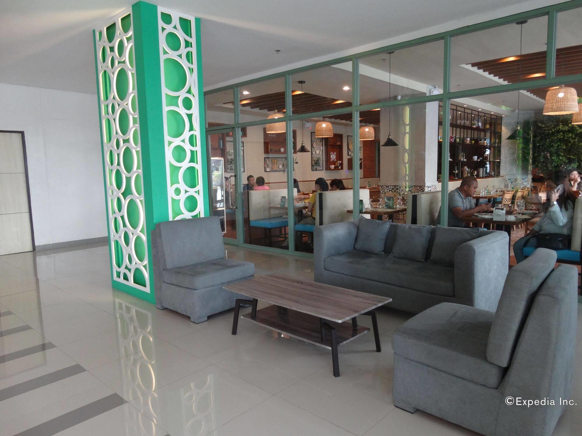 Go Hotels Lanang - Davao Екстер'єр фото